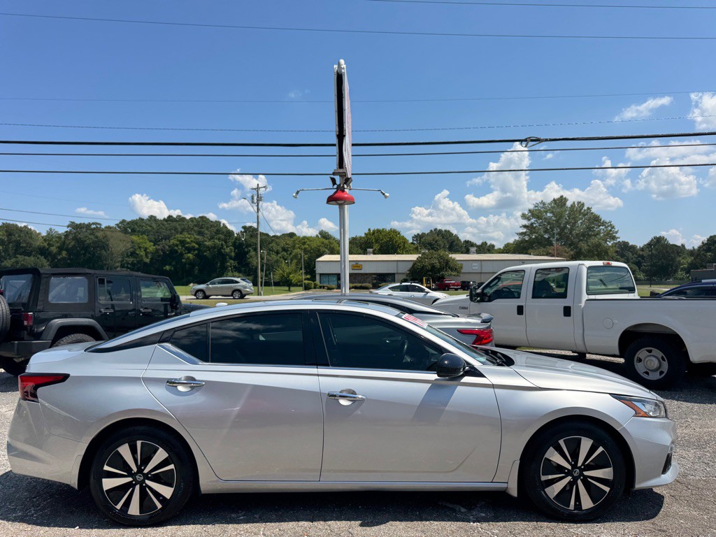 2019 Nissan Altima Image 2