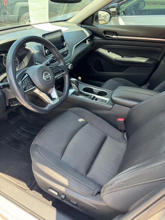 2019 Nissan Altima Image 9