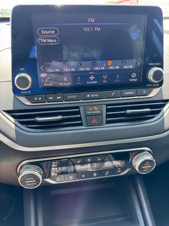 2019 Nissan Altima Image 12