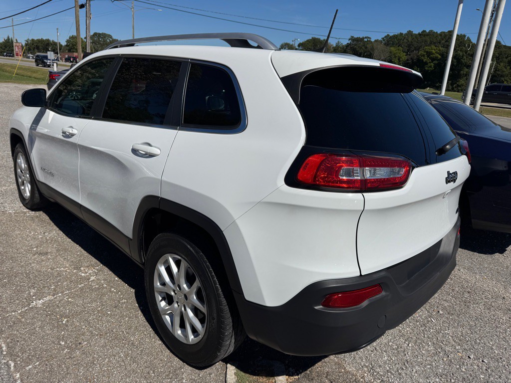 2018 Jeep Cherokee Image 5