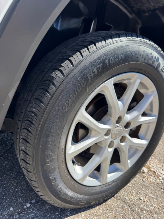 2018 Jeep Cherokee Image 9