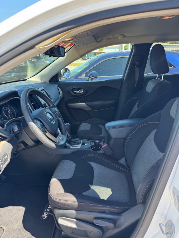 2018 Jeep Cherokee Image 10