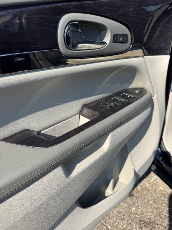 2015 Buick Enclave Image 12