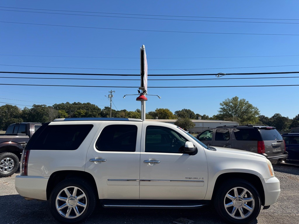 2009 GMC Yukon Image 2
