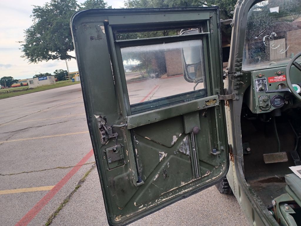1988 HUMMER H1 Image 10
