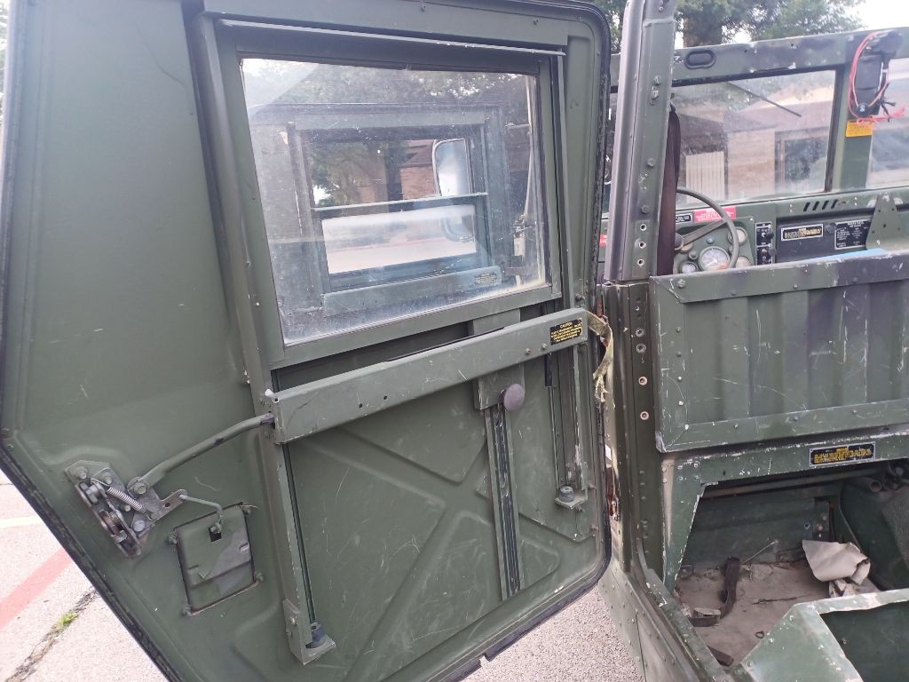 1988 HUMMER H1 Image 13