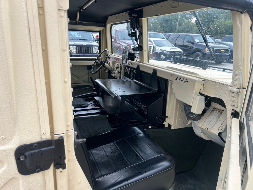 1988 HUMMER H1 Image 8