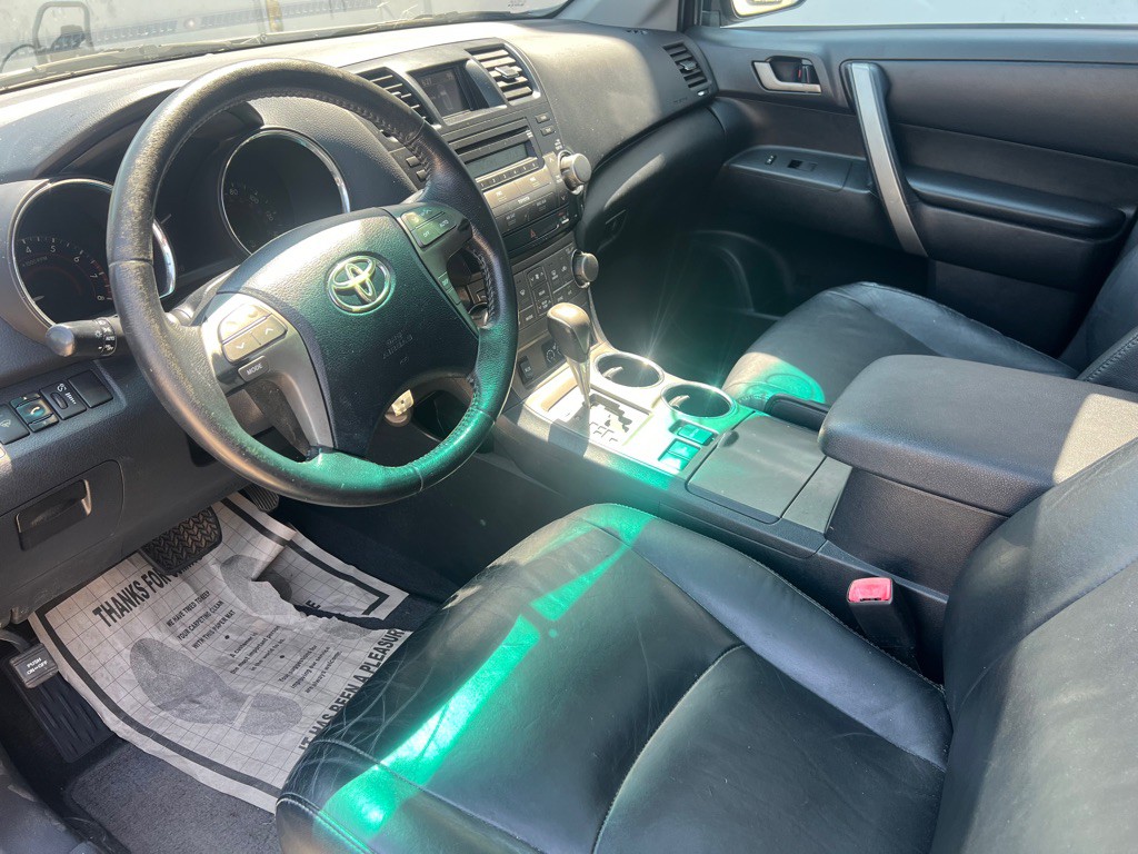2010 Toyota Highlander Image 8