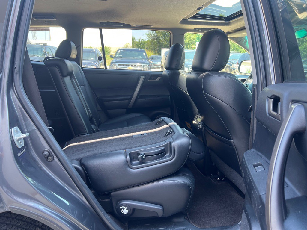 2010 Toyota Highlander Image 14