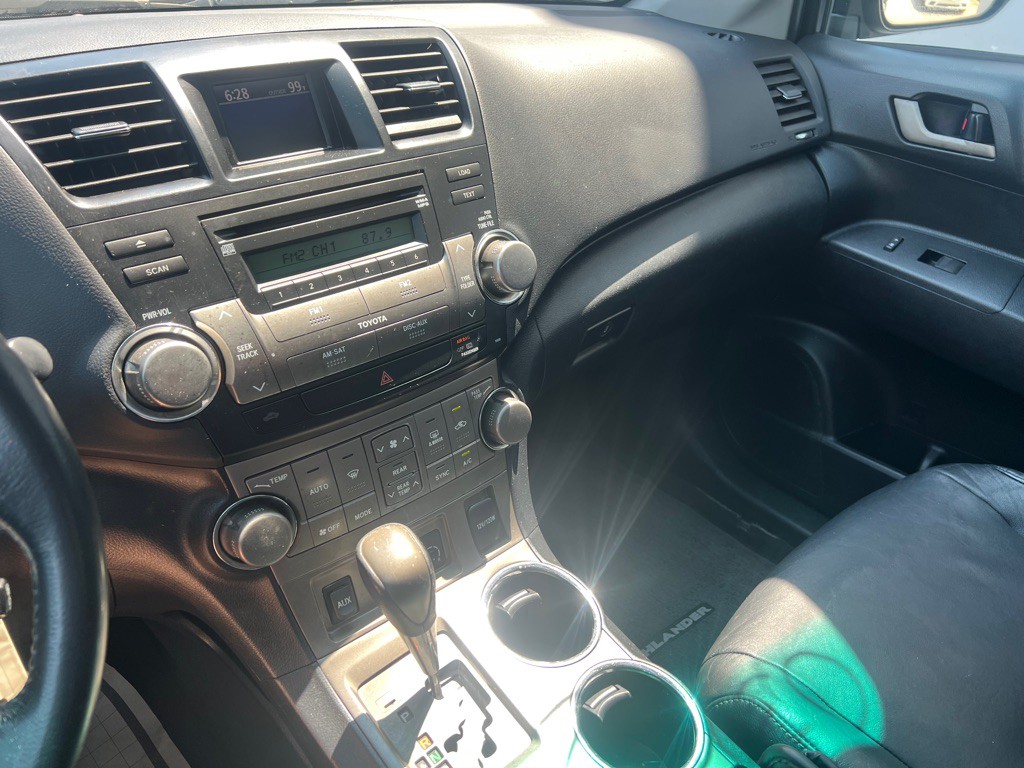 2010 Toyota Highlander Image 16