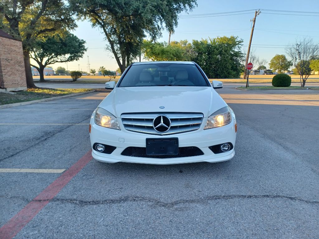 2010 Mercedes-Benz C-Class Image 2