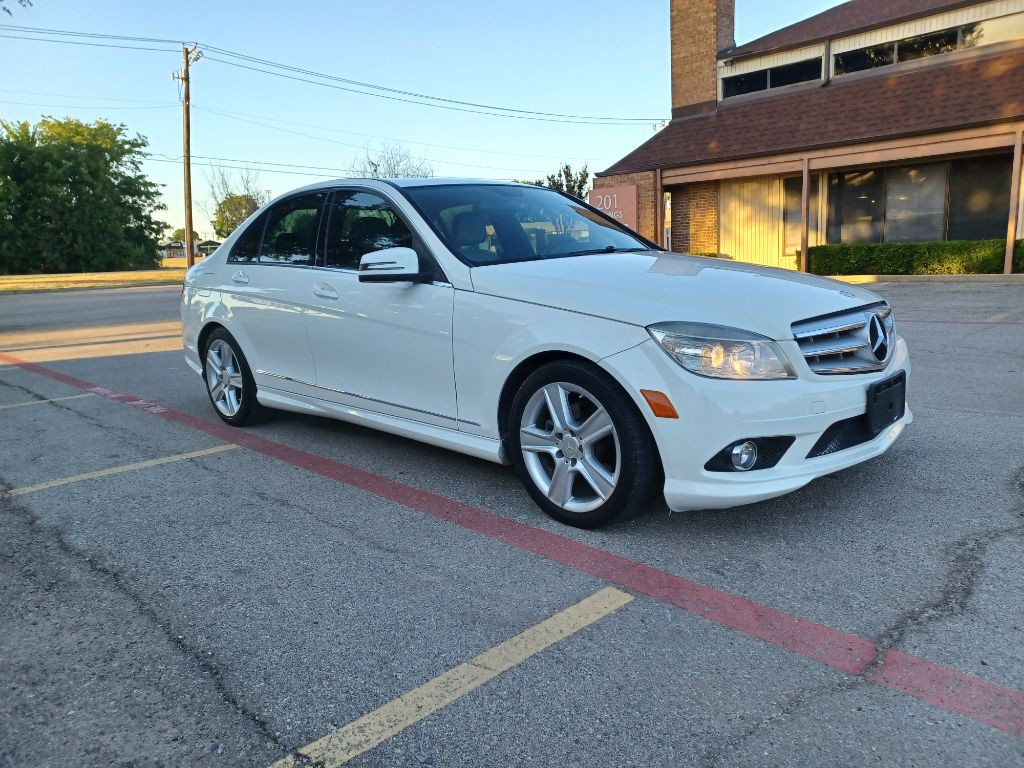 2010 Mercedes-Benz C-Class Image 3