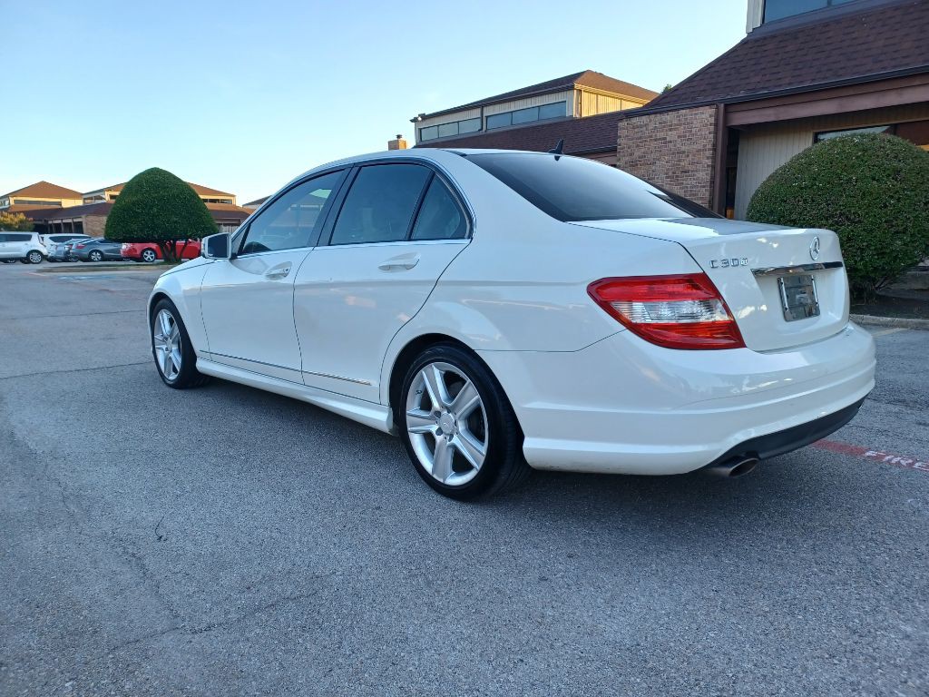 2010 Mercedes-Benz C-Class Image 7