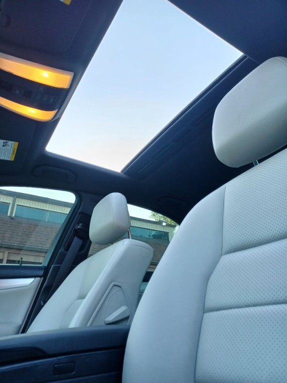 2010 Mercedes-Benz C-Class Image 12