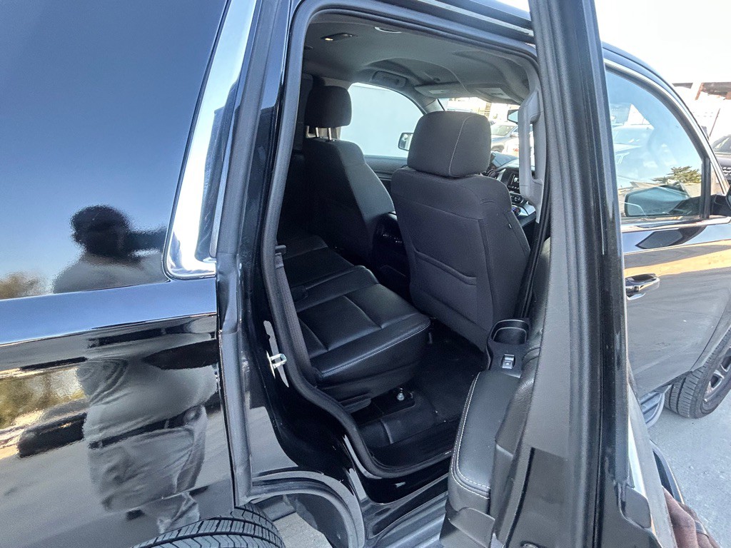 2016 Chevrolet Tahoe Image 4