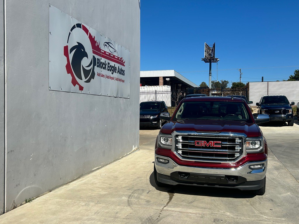 2017 GMC Sierra Image 2