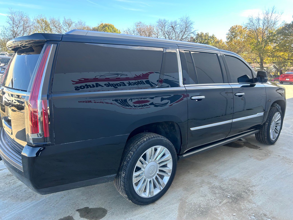 2016 Cadillac Escalade Image 14