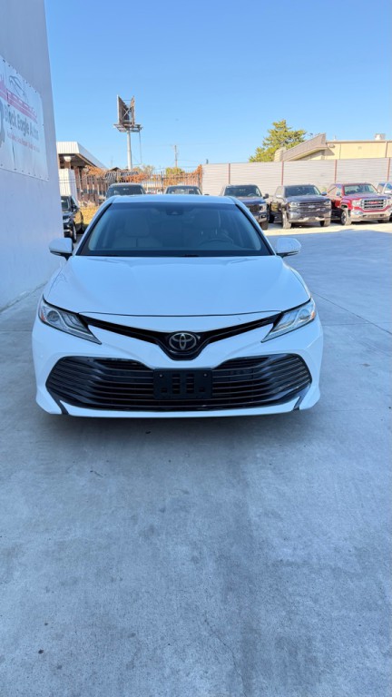 2018 Toyota Camry Image 2