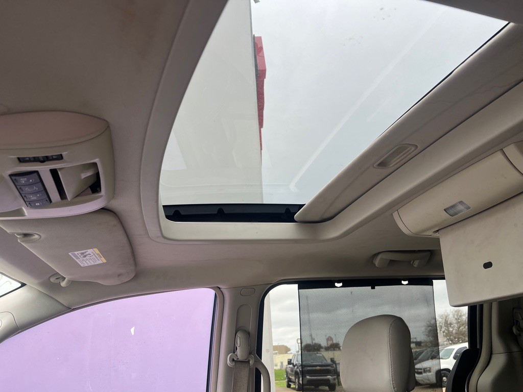 2014 Chrysler Town & Country Image 17