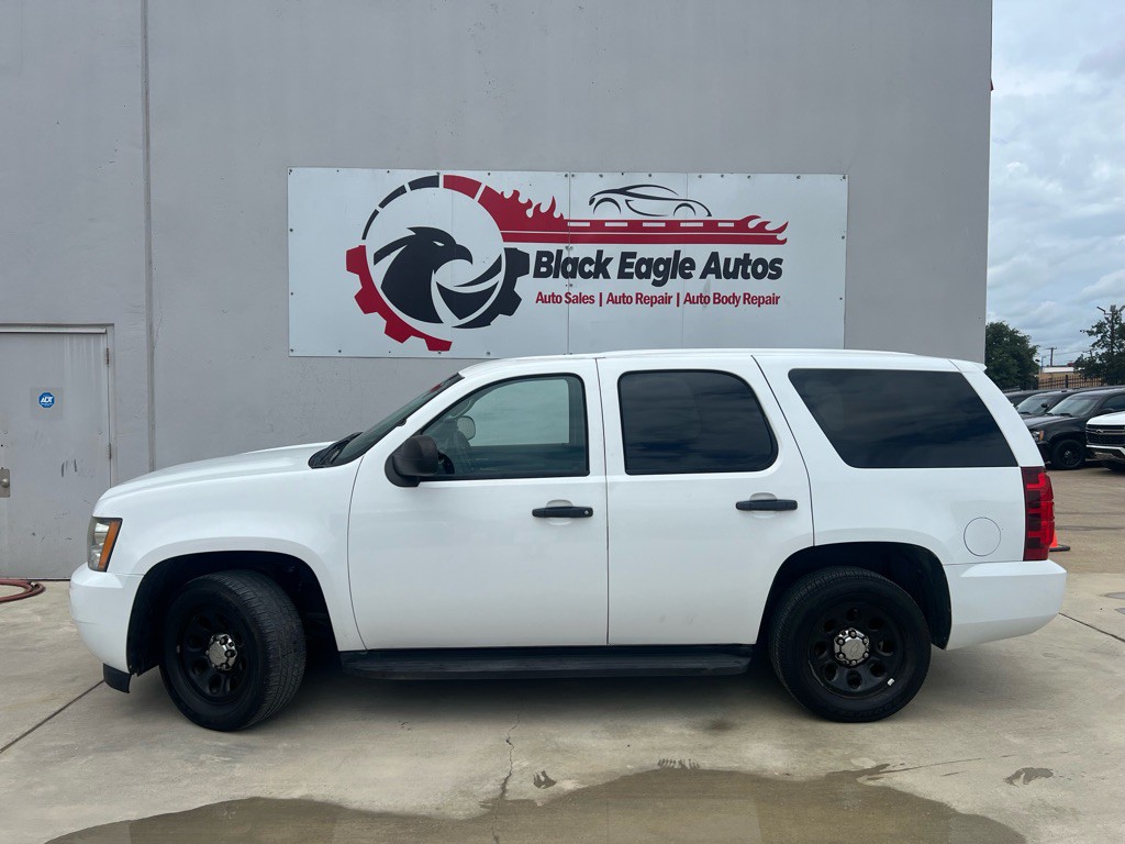 2014 Chevrolet Tahoe Image 2