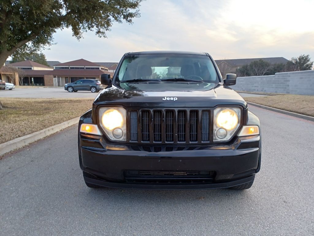 2012 Jeep Liberty Image 2