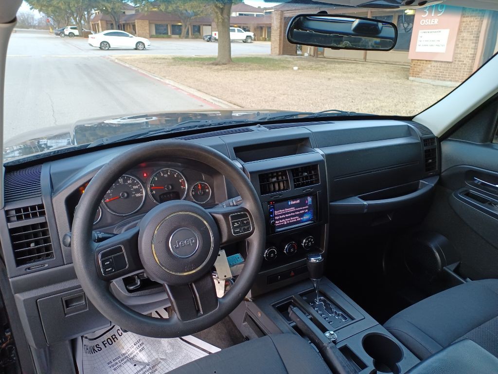 2012 Jeep Liberty Image 11