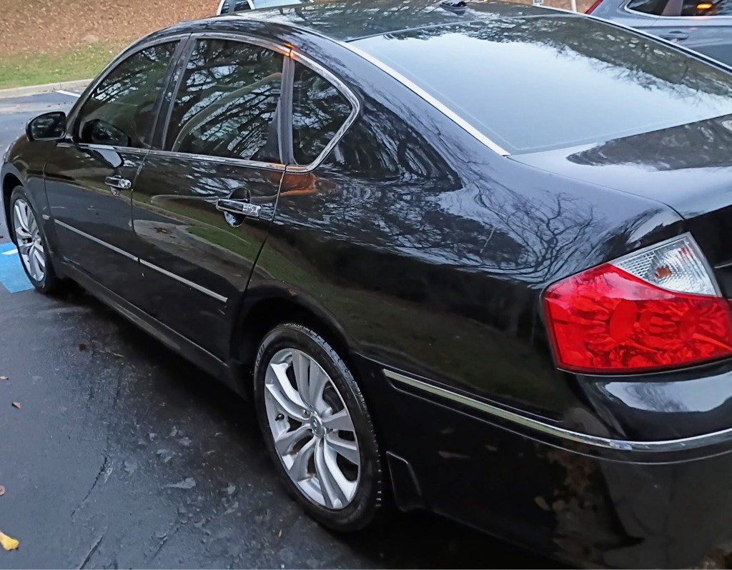 2009 INFINITI M35 Image 4