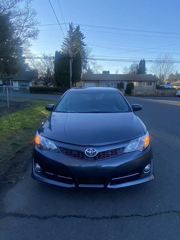 2012 Toyota Camry Image 2