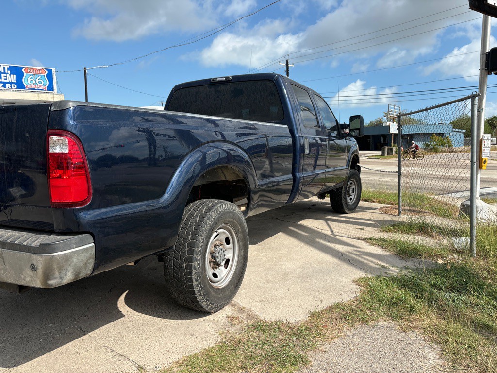 2011 Ford F-350 Image 2