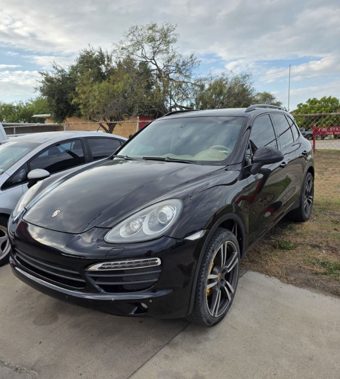 2013 Porsche Cayenne Image 1