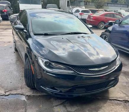 2016 Chrysler 200 Image 1