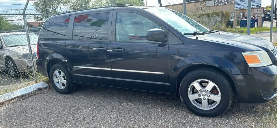 2013 Dodge Grand Caravan Image 1