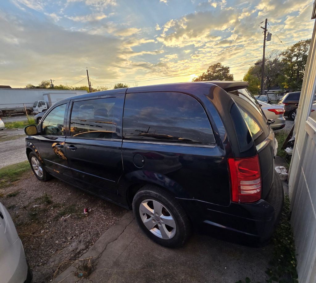 2013 Dodge Grand Caravan Image 2