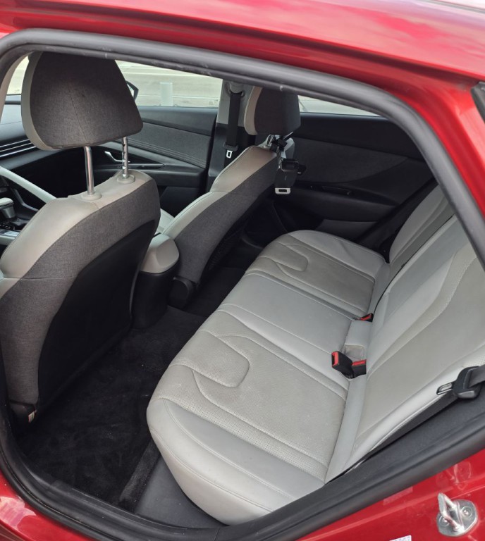 2022 Hyundai Elantra Image 14