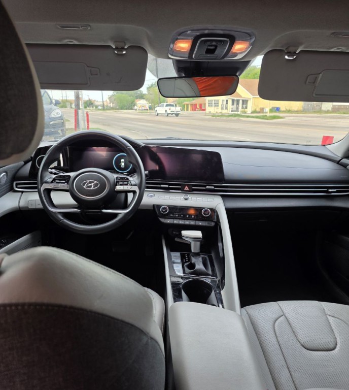2022 Hyundai Elantra Image 15