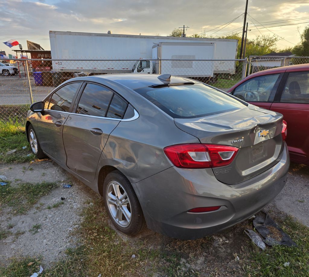 2017 Chevrolet Cruze Image 3