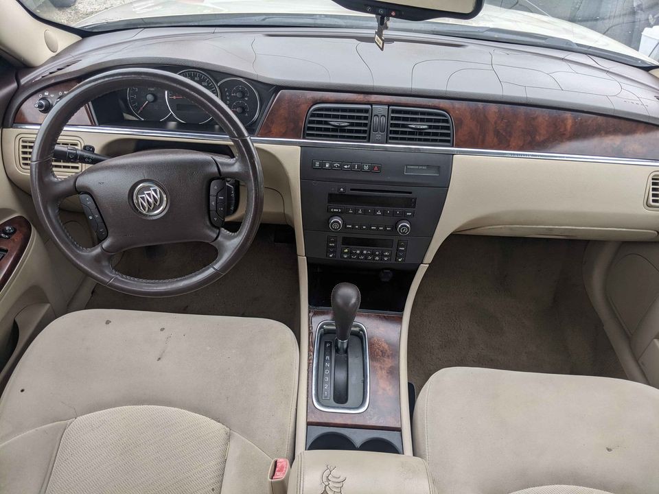 2008 Buick Lacrosse Image 4