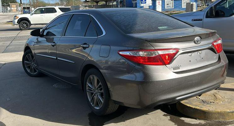 2016 Toyota Camry Image 2