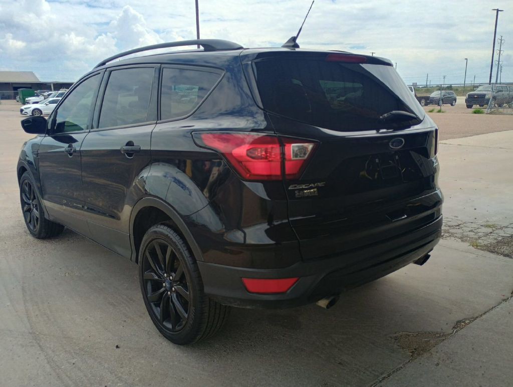 2019 Ford Escape Image 2