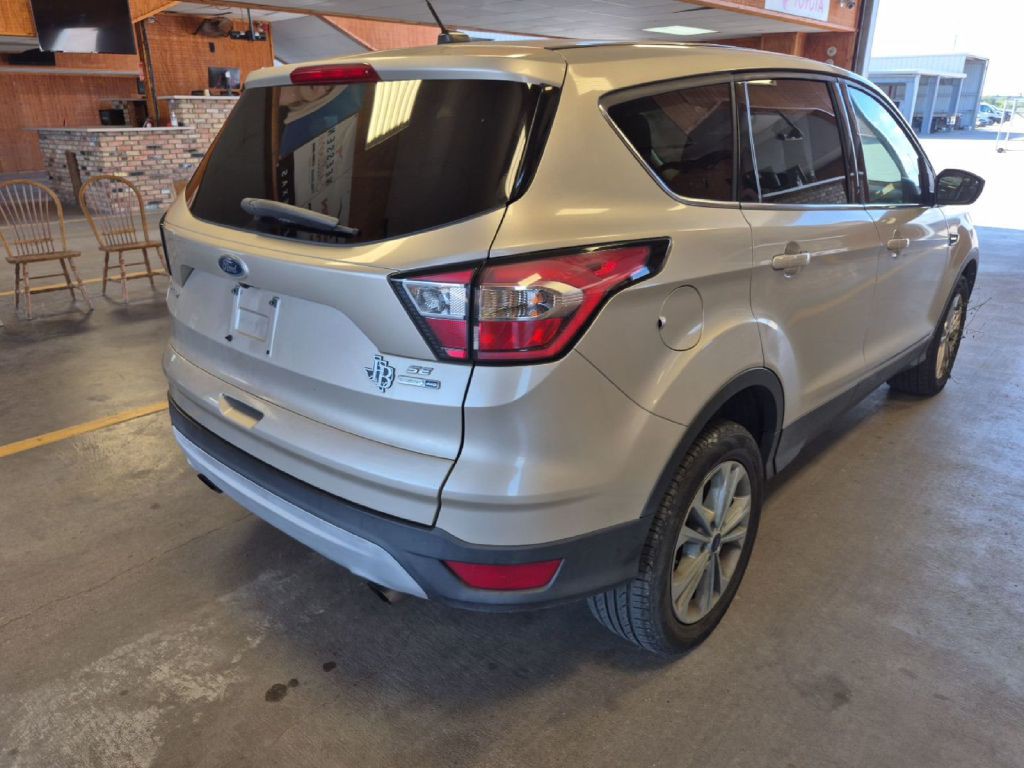 2017 Ford Escape Image 2