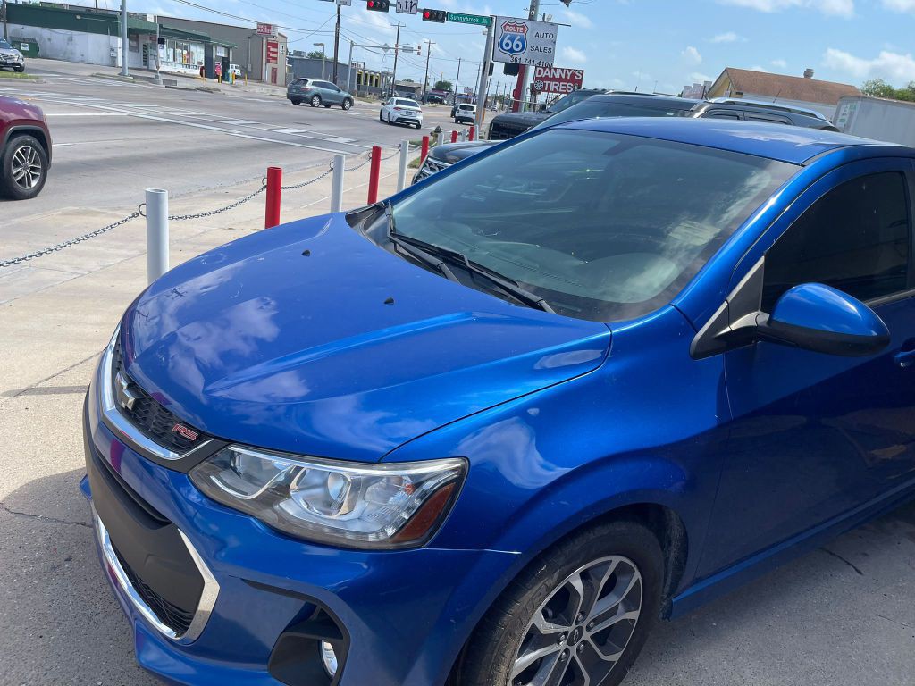 2019 Chevrolet Sonic Image 2
