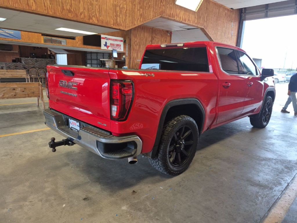 2019 GMC Sierra Image 2