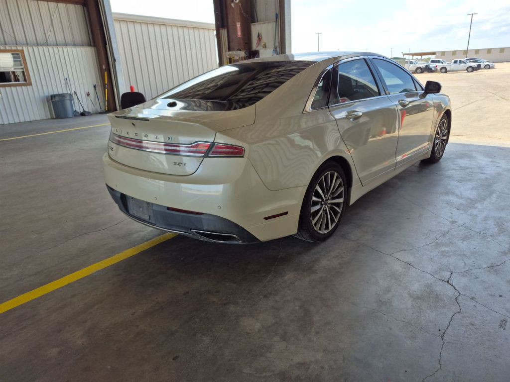 2018 Lincoln MKZ Image 2