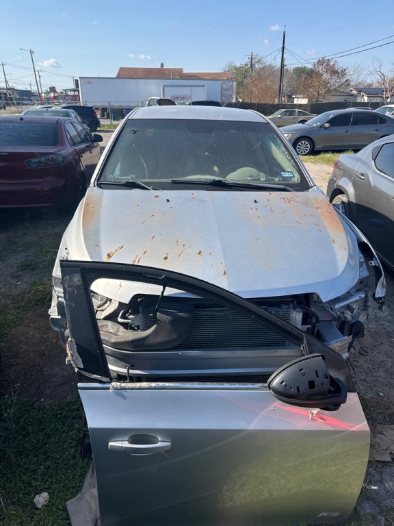 2011 Chevrolet Cruze Image 2