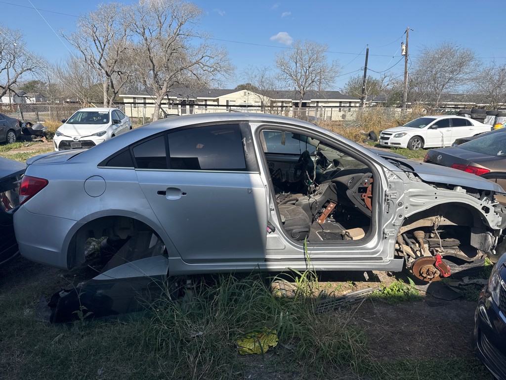 2011 Chevrolet Cruze Image 3
