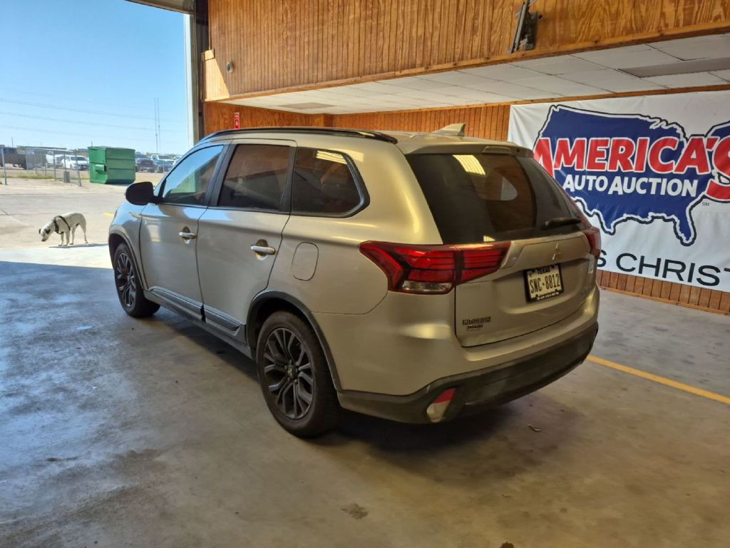 2018 Mitsubishi Outlander Image 7