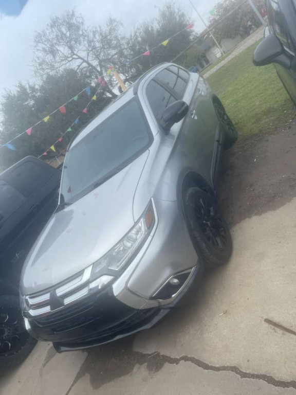 2018 Mitsubishi Outlander Image 1