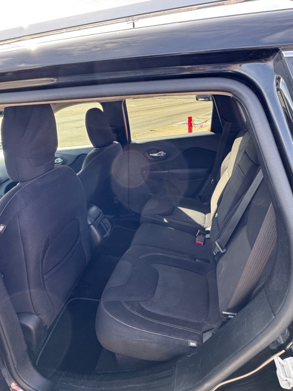 2016 Jeep Cherokee Image 8