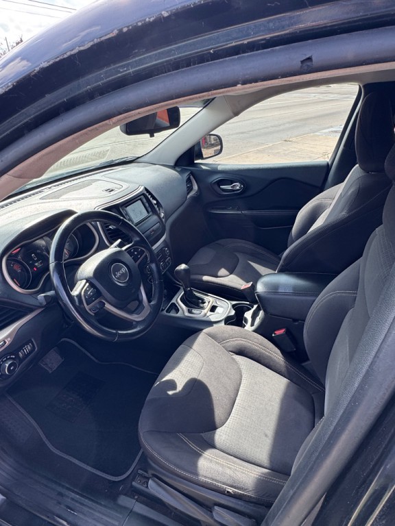 2016 Jeep Cherokee Image 9