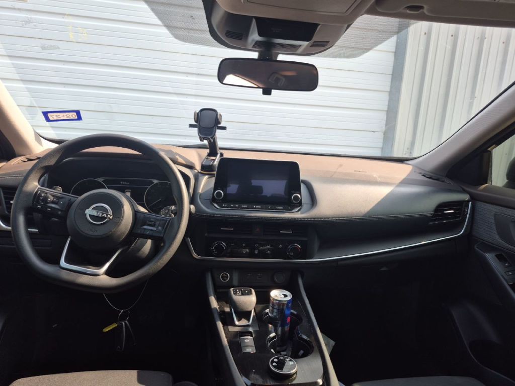 2023 Nissan Rogue Image 3